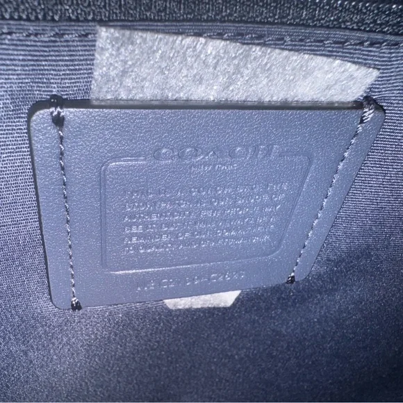 Coach - Tall Dempsey C2823 - Picture 6 of 9